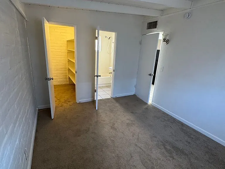 3235 E Water St — Photo 9