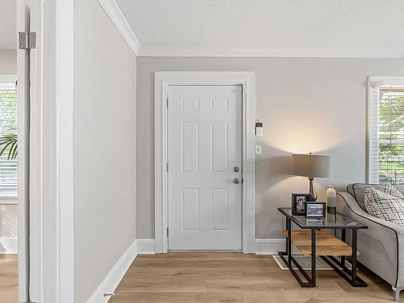 5th image of 4838 Aldrich Ave N
