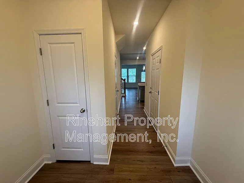 3 bed, 2.5 bath, $2,300 — Photo 3