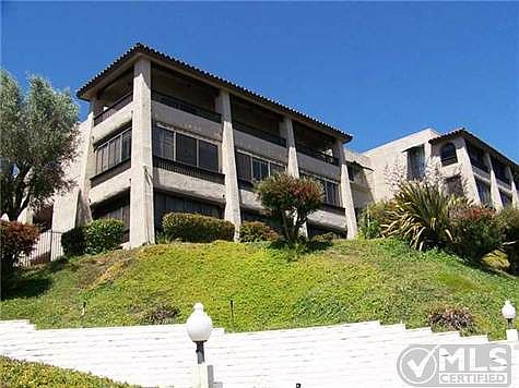 2nd image of 2514 Clairemont Dr Unit 206