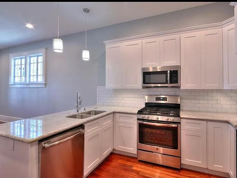 1819 Fern St — Photo 2