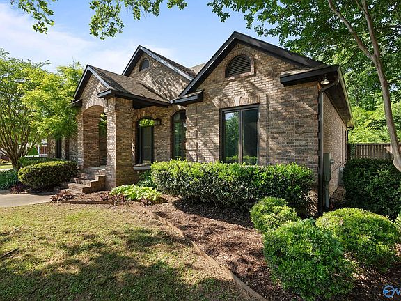 3rd image of 205 Kelsey Lynn Ln