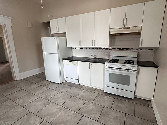 2nd image of 222 Jackson St APT 1E