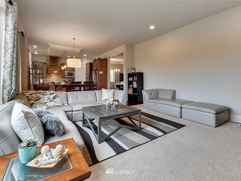 22798 SE 32nd St — Photo 11