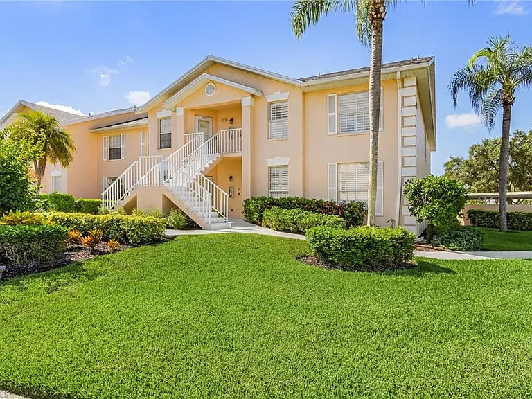 760 Wiggins Lake Dr #206 — Photo 3