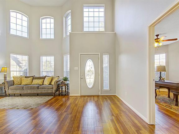 5th image of 3401 Palm Bay Cir