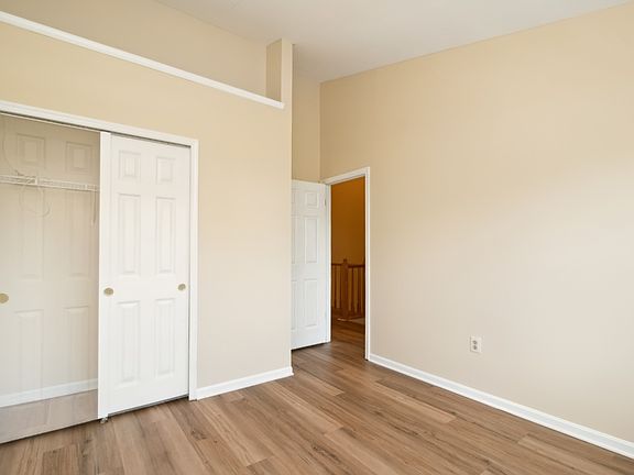 2nd image of 5829 Stream Pond Ct