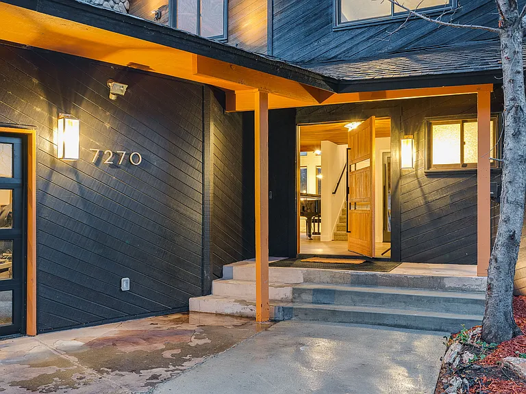Pembroke Dr — Photo 9