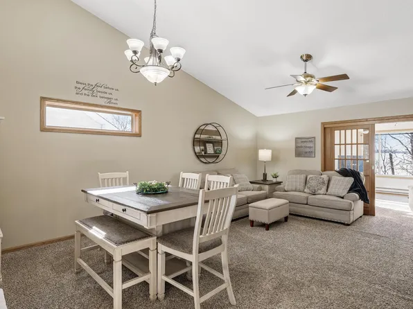 906 Shady Ridge Ln, Braham, MN 55006