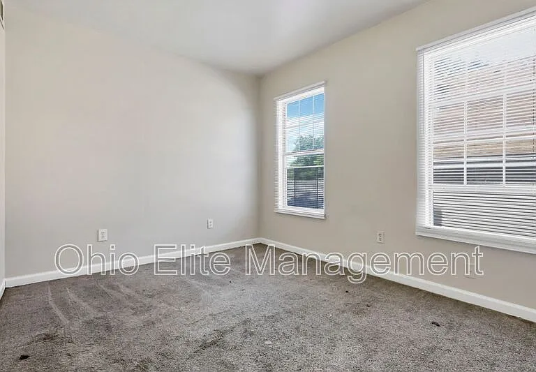347 1/2 E Welch Ave — Photo 12
