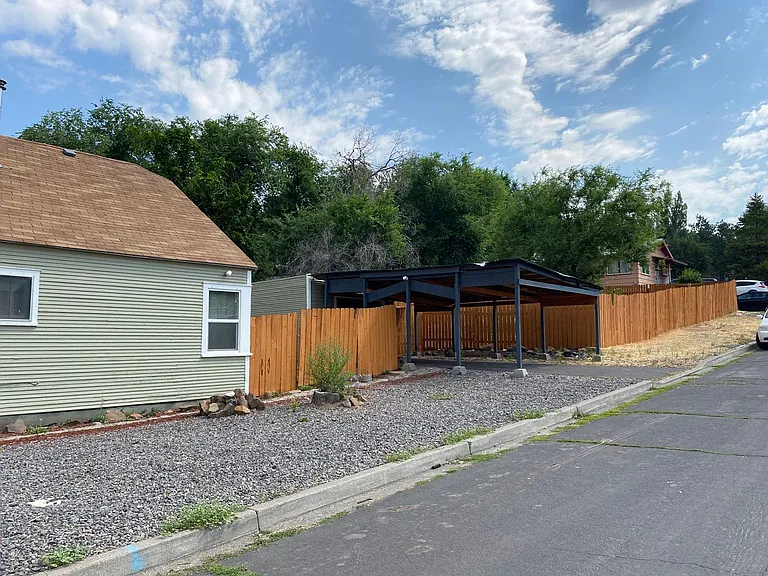 1803 Siskiyou St — Photo 15