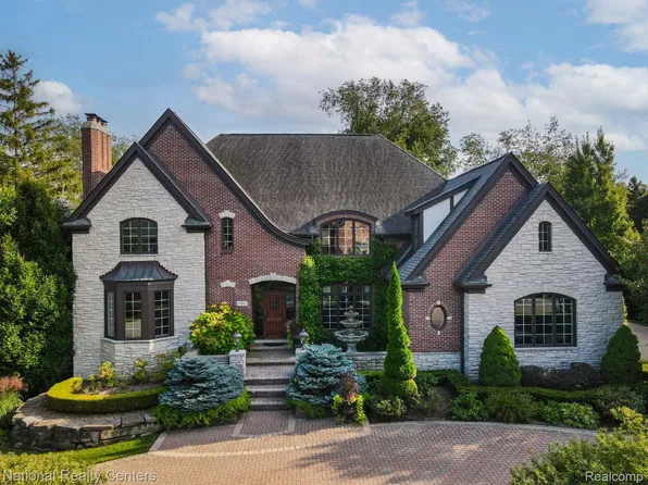 816 Palms Rd, Bloomfield Hills, MI 48304