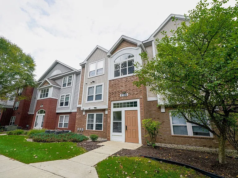 Orchard Lakes Apartments — Photo 46