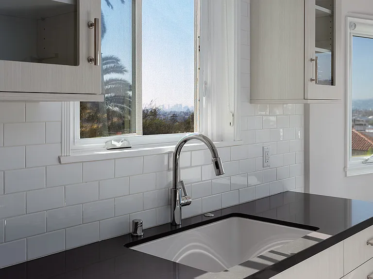 908 Hyperion Ave — Photo 13