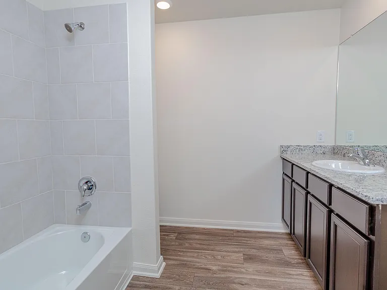 15214 Harbor Lndg — Photo 17