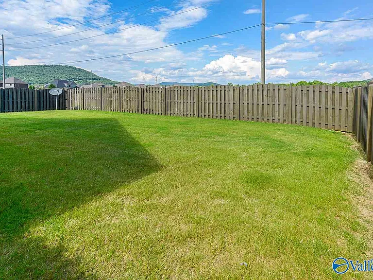 3031 Greenway Cir SE — Photo 40