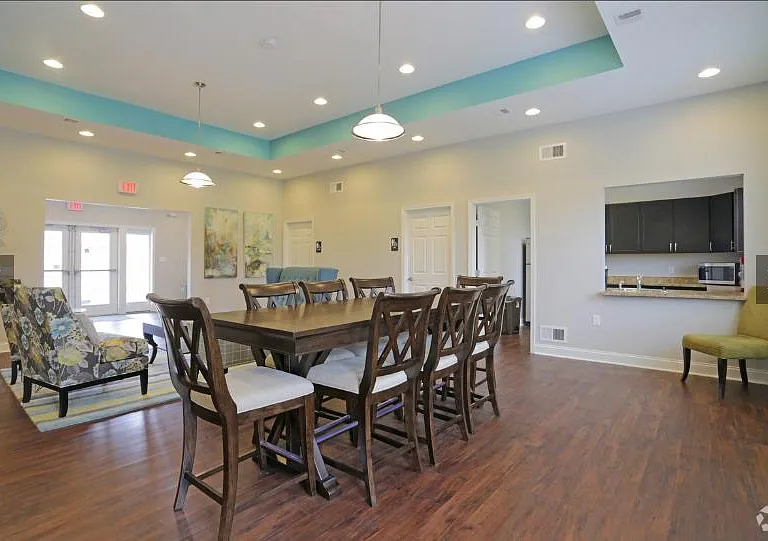 Sunpointe Townhomes — Photo 14