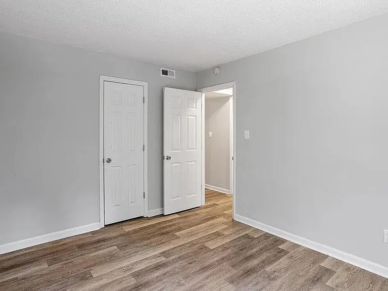 916 Fiske St #B — Photo 12