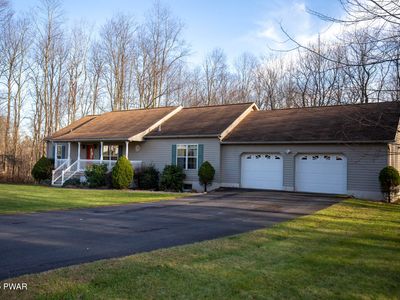 121 Meadowbrook Dr, Moscow, PA, 18444