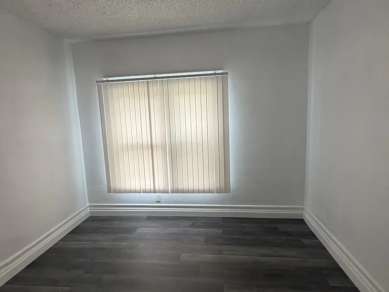 3925 S Normandie Ave — Photo 6