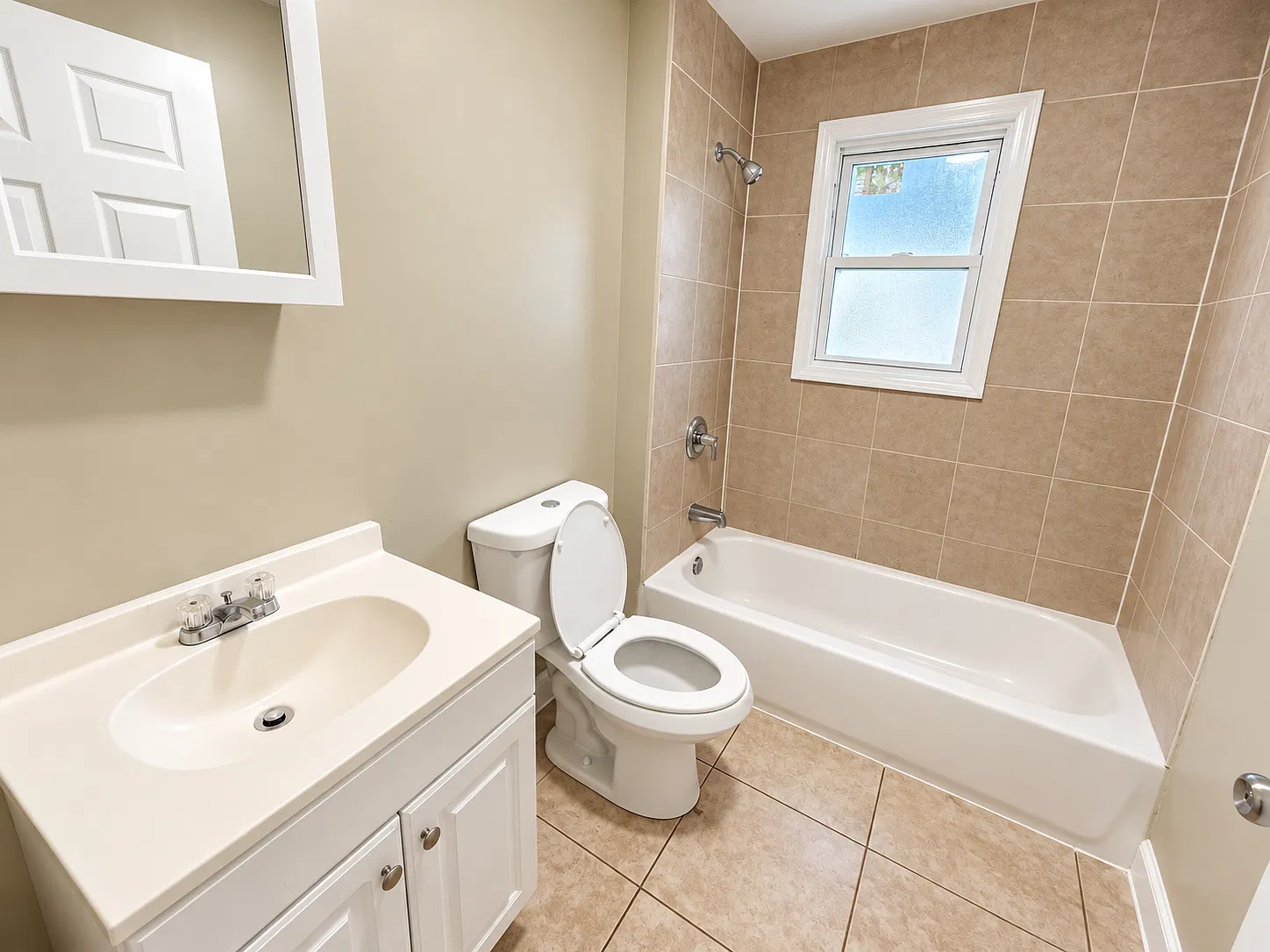 3 bed, 1200 sqft, $1,995 — Photo 3