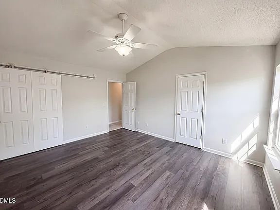 5th image of 100 Valley Glen Dr