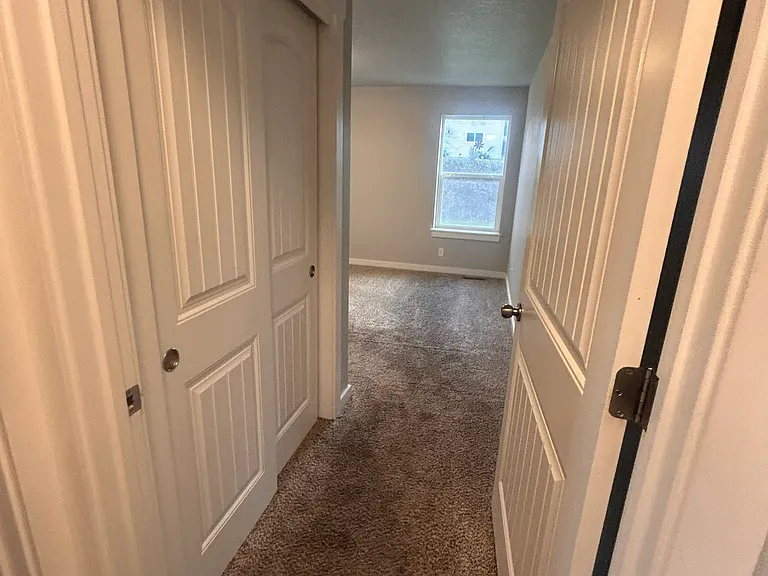 2070 Kelly Dr — Photo 10