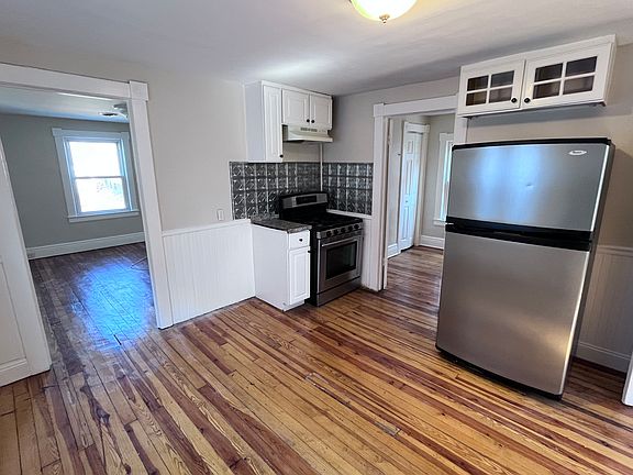 3rd image of 160 Germain St #2
