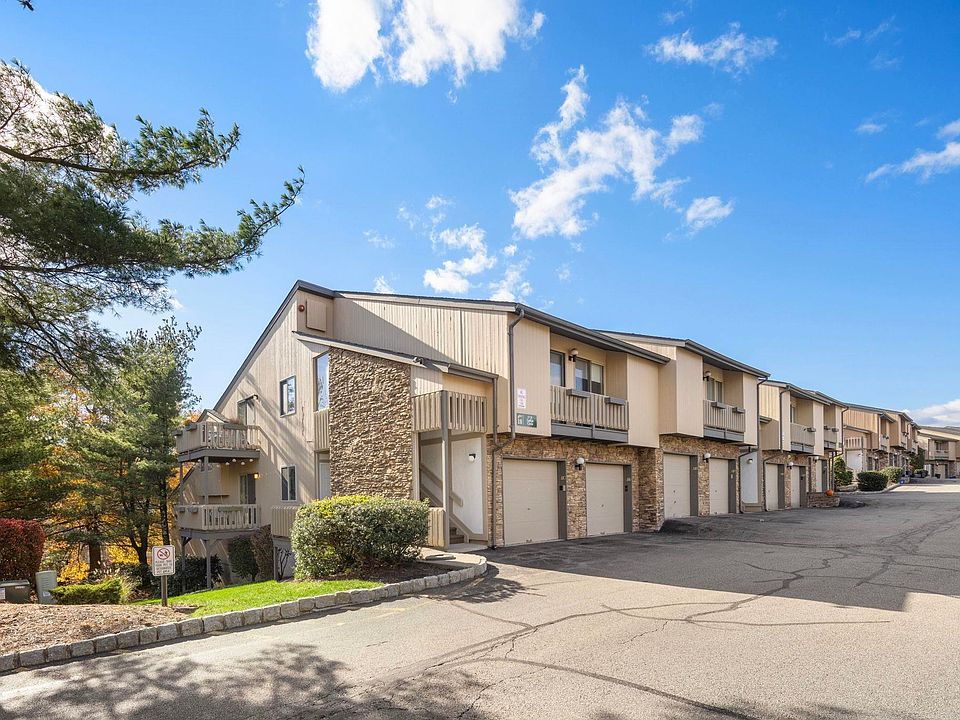 1st image of 17 Larkin Cir #17