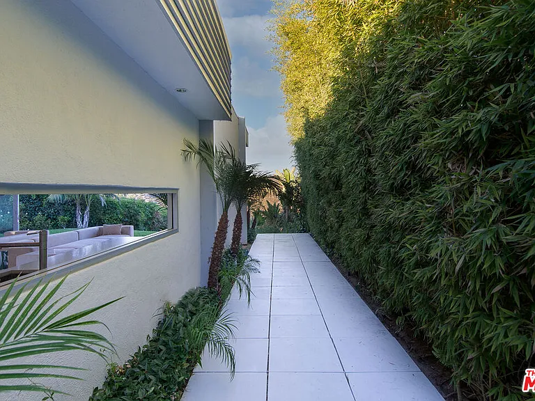 1466 N Bel Air Rd — Photo 30