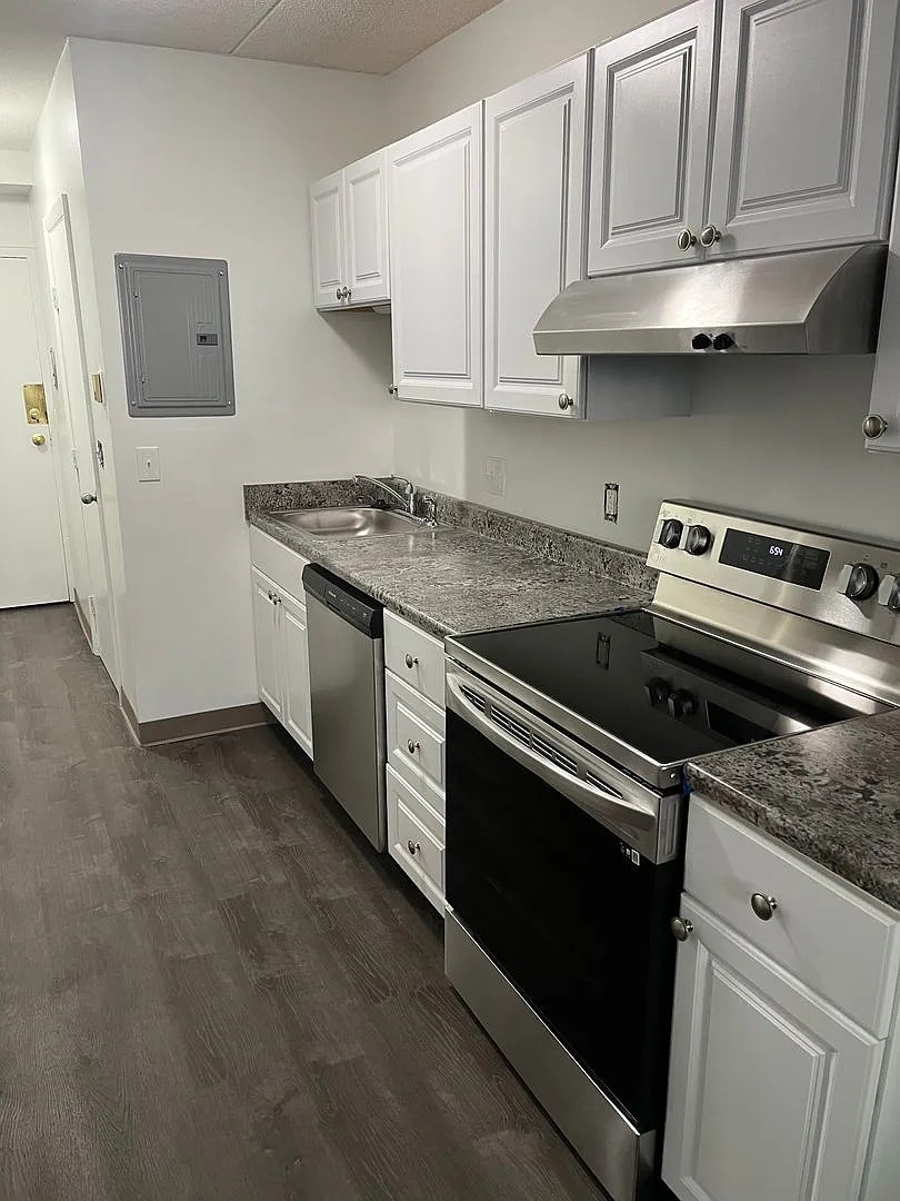 Park Towers VII, LLC — Photo 4