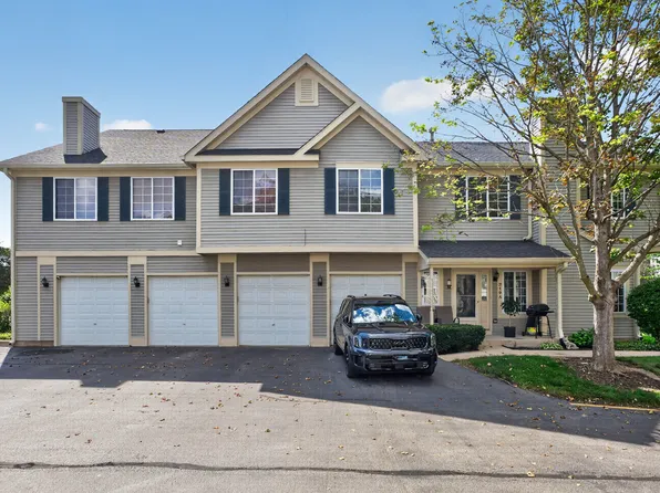 319 Windsor Ct Unit B, South Elgin, IL 60177