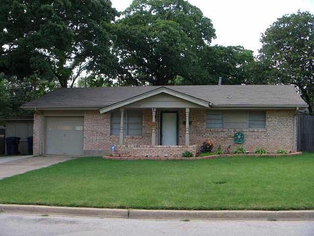 1st image of 729 Tompkins Dr