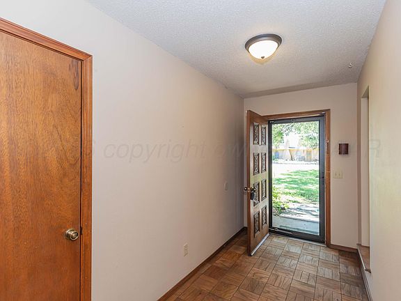 5th image of 410 Creekside Dr