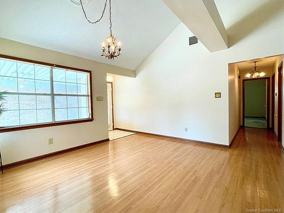 5th image of 4545 Summerdale St