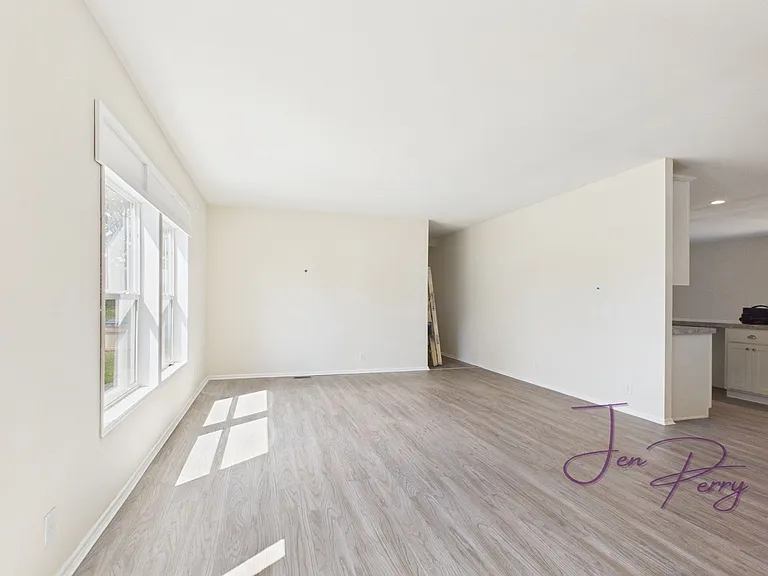 7420 Guide Meridian — Photo 14