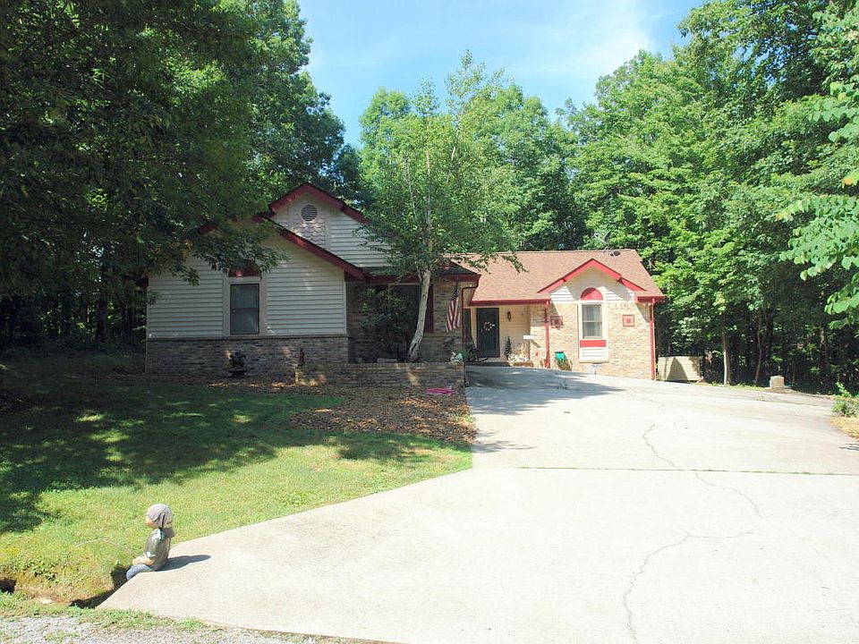 1st image of 105 Bromley Ln