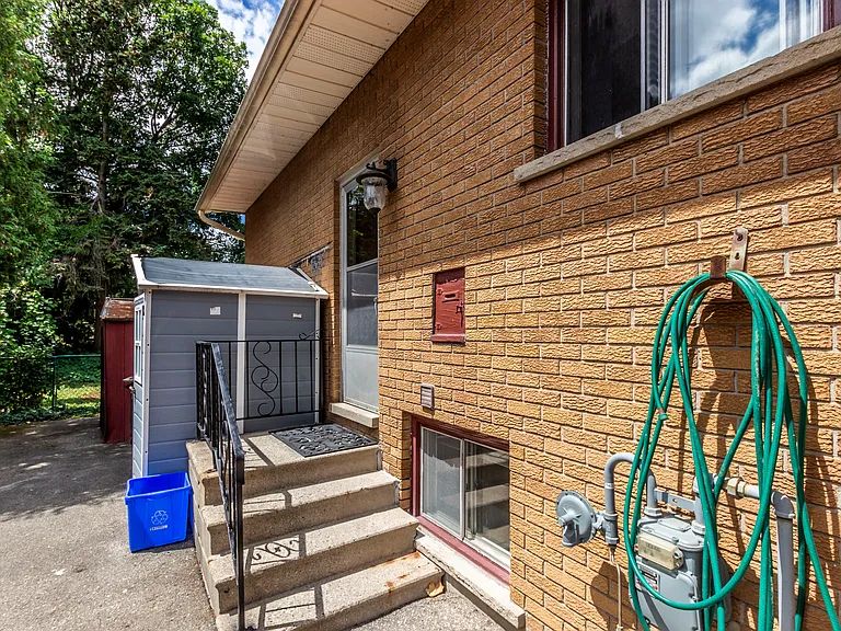 10 Cardill Cres #2 — Photo 16