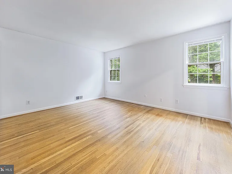 615 Smallwood Rd — Photo 23
