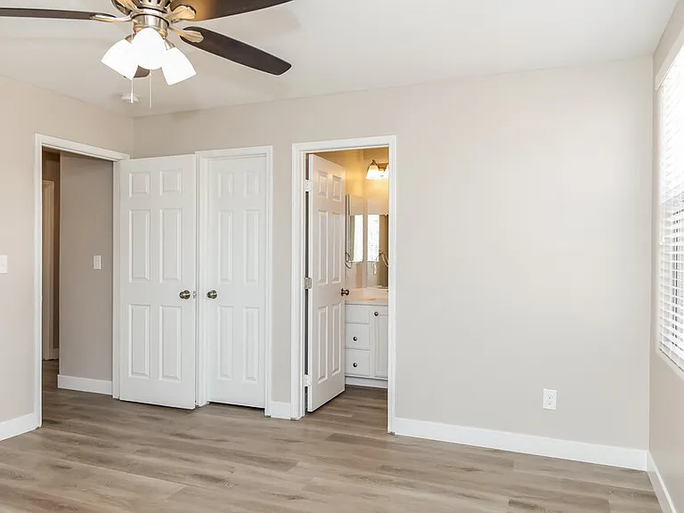 5864 Cape Hatteras Ct — Photo 13