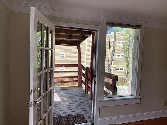 5th image of 3826 Bell St #2