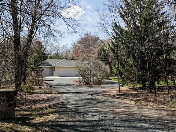 2nd image of 180 Lakeland Shores Rd N