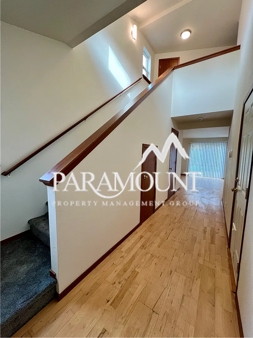 Building Photo - 2261 SE Abernathy Ct