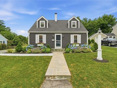 33 Nicholson Cres, Middletown, RI, 02842