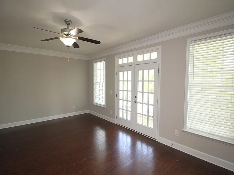 1031 Westhaven Blvd — Photo 15