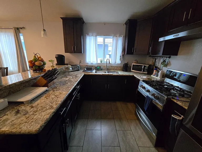 10508 S Freeman Ave #B — Photo 9