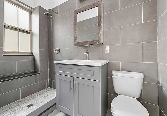 4th image of 170 W 74th St #809A