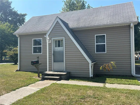 417 N Hesperia St, Collinsville, IL 62234