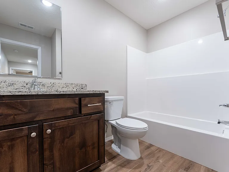 Oakwood Heights Townhomes — Photo 40