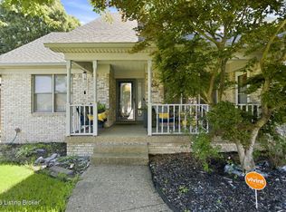 5021 Hunters Point Cir, Louisville, KY 40216